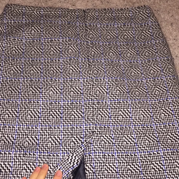 Polyester and wool pencil skirt - Picture 3 of 3